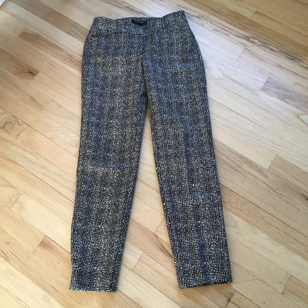 White House/Black Market black/white pants 00R
